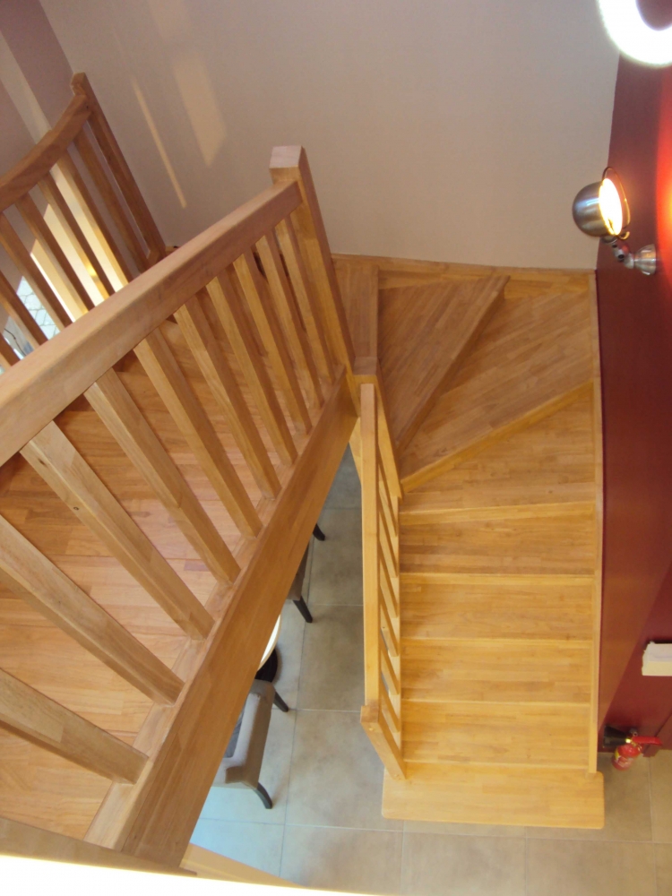 Styl'escalier : Gamme Essentielle escalier hévéa avec balustres bois