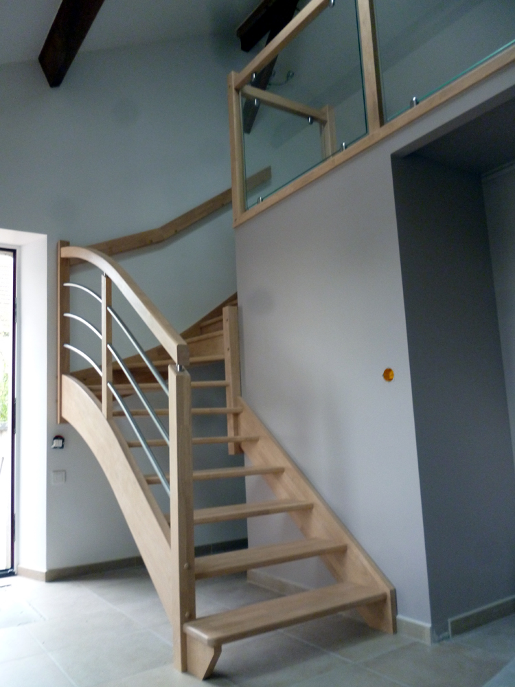 Styl'escalier : Gamme Création escalier avec rampe inox galbé et étage vitré