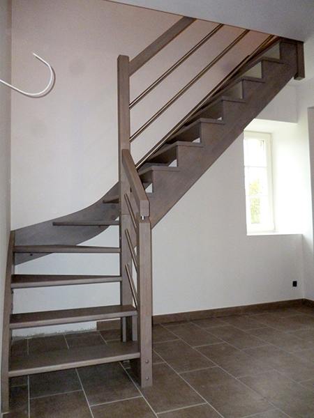 Styl'escalier : Gamme Création escalier avec crémaillères décalés des marches de 10mm teinte grisé